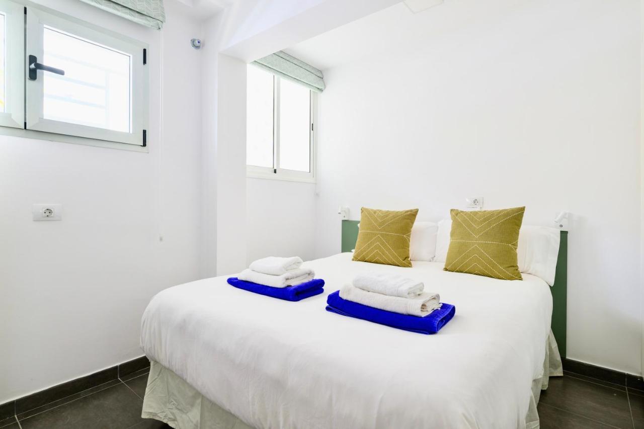 Charming 2 Bedroom Retreat With Beachfront Views San Bartolomé Dış mekan fotoğraf
